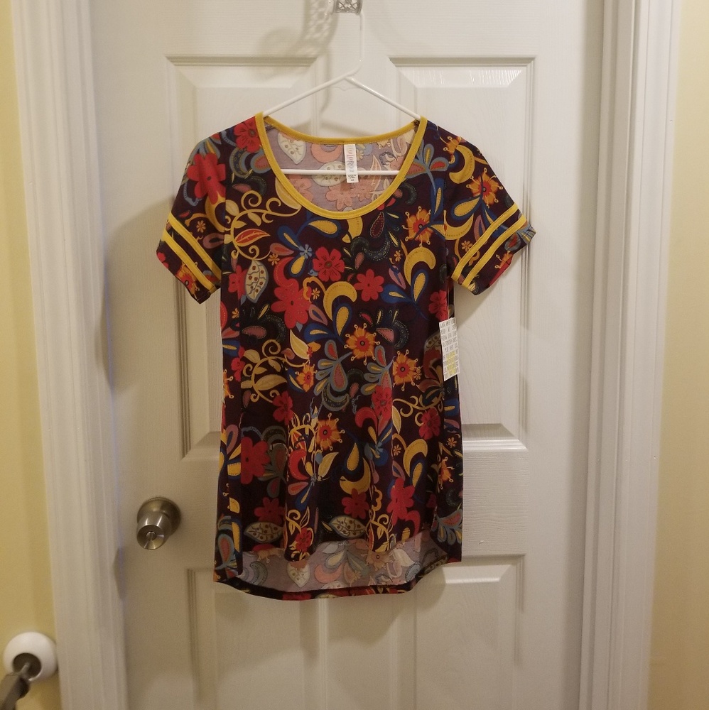 🌸Lularoe XS classic t😍🌻💚